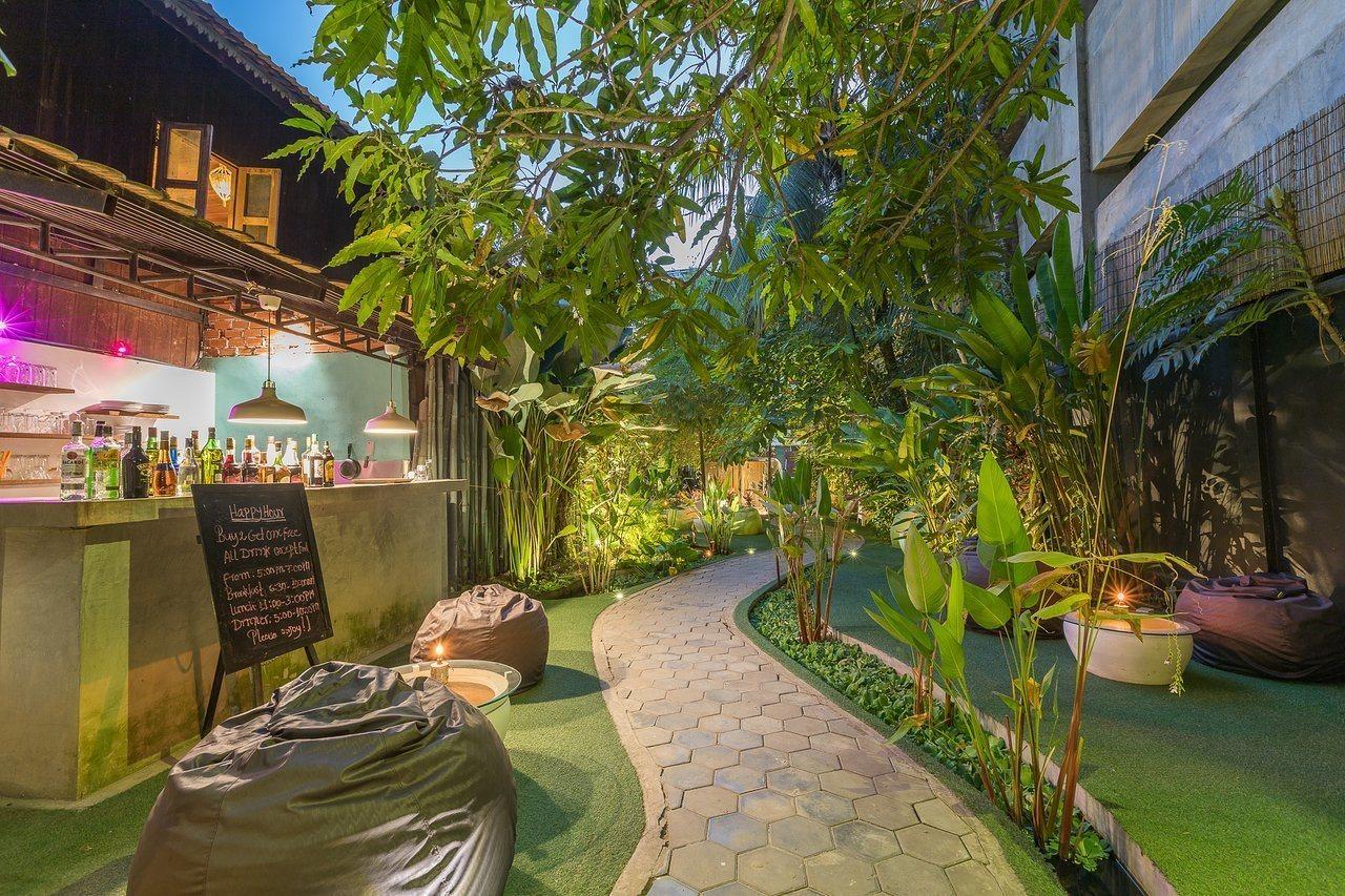 Ashia Hotel & Lounge Siem Reap Buitenkant foto