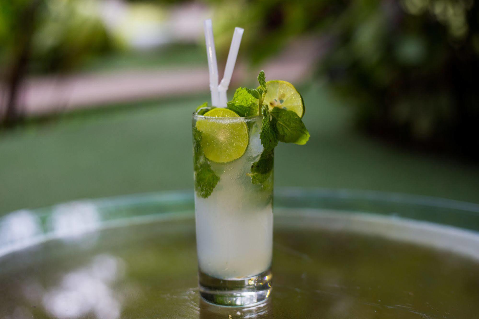 Ashia Hotel & Lounge Siem Reap Buitenkant foto